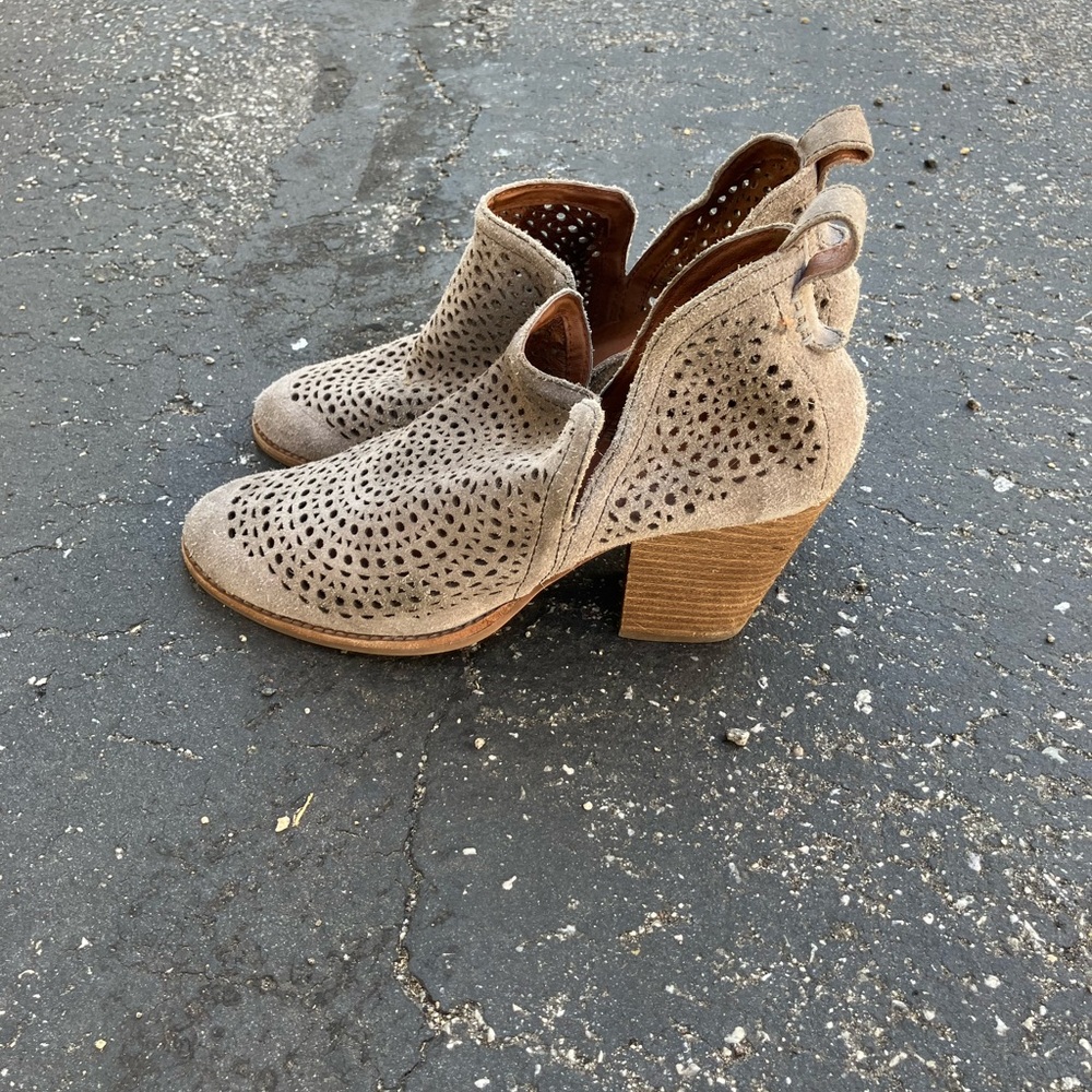 Jeffrey Campbell mesh suede women’s ankle boots neutral putty color